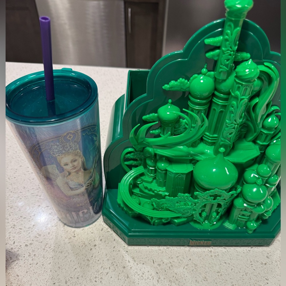 Wicked For Good Official Popcorn Bucket Emerald City & Tumbler w Glinda/Elphaba